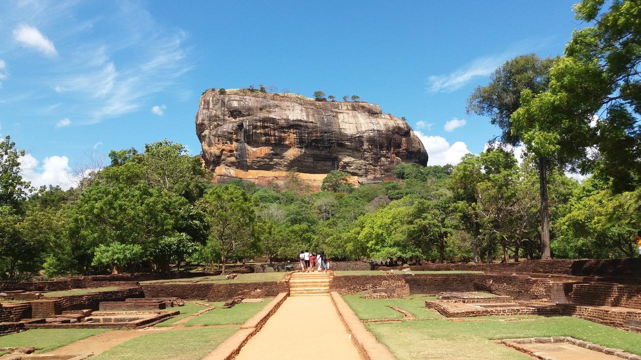 Sigiriya Amenity Home Stay Exteriör bild